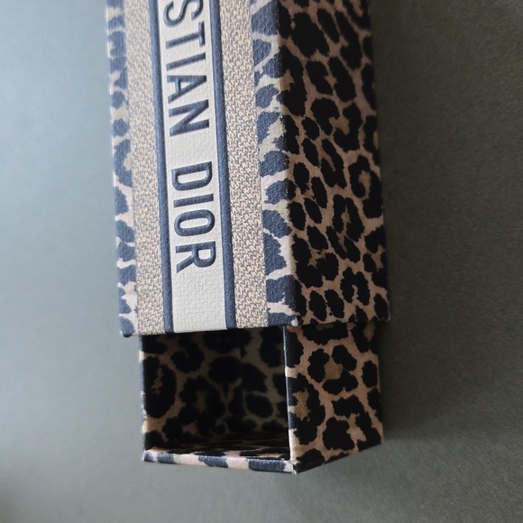 Brand New limited edition DIOR LIPSTICK CASE Mitzah lipstick holder never used - Picture 4 of 6